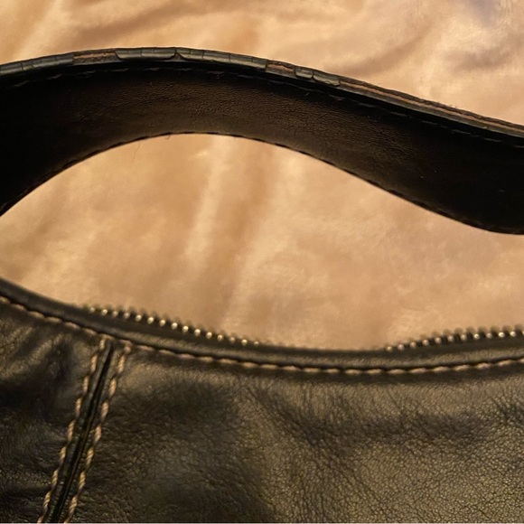 Michael Kors Black Leather with off-white stitching Hobo bag - Picture 10 of 11